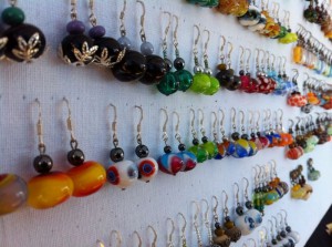 Pendientes de Murano en la Feria del Dosde